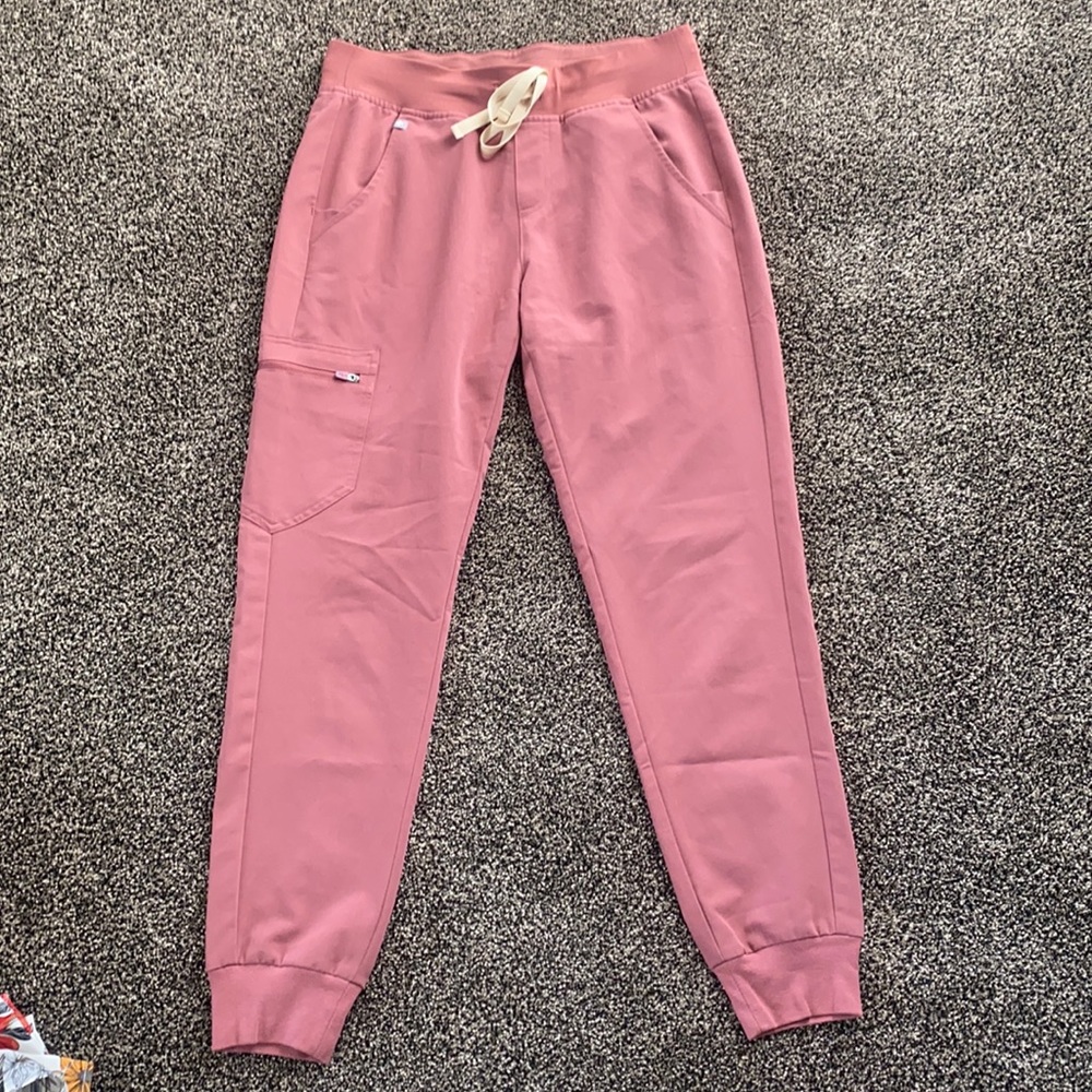 Women’s Fig Scrubs size small